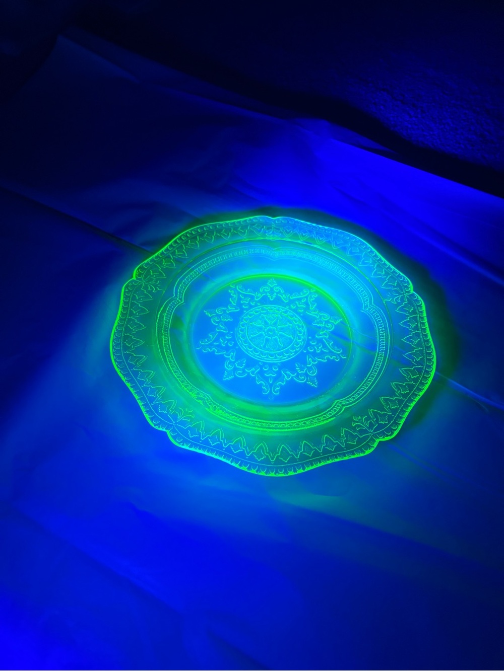 Vintage FEDERAL Glass PATRICIAN Spoke Green Uranium Depression Glass Plate 7.5"